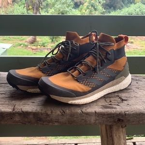 Adidas Terrex 400 men’s hiking shoes size 10.5